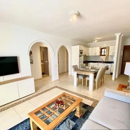 La Cumbre 1a - 2 Bed/2bath Ground Floor Apartment Puerto del Carmen (Lanzarote)